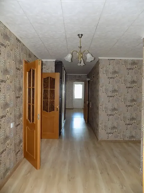 - Квартира, с кадастровым номером 02:66:010101:1818, общей площадью 152,1 кв.м., расположенная по адресу: Республика Башкортостан, г. Нефтекамск, ул. Строителей, д. 93, кв. 9; – Мебель и техника в количестве 8 наименований, находящиеся по адресу: Республика Башкортостан, г. Нефтекамск, ул. Строителей, д. 93, кв. 9.