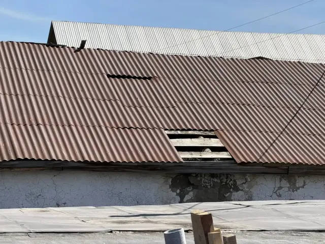 нежилое здание (гараж)
