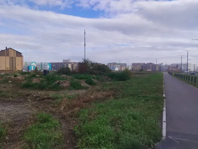 Право на заключение договора на размещение нестационарного торгового объекта – торгового павильона на открытой площадке для хранения автотранспортных средств, расположенного восточнее земельного участка  по адресу: улица Генерала Тихонова, 14 в городе Абакане.