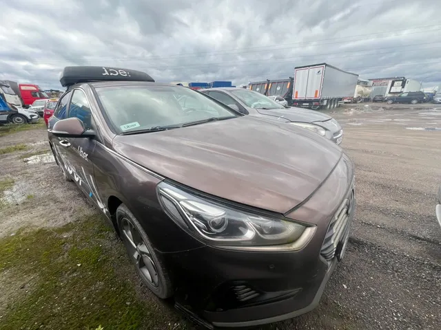 Автомобиль HYUNDAI SONATA, 2018г.в., г/н B451BK198, VIN: XWEE341CBK0002698, цвет бронзовый, объём двигателя 1999 см.куб., мощность двигателя 110.000 кВт/ 149.56 л.с.