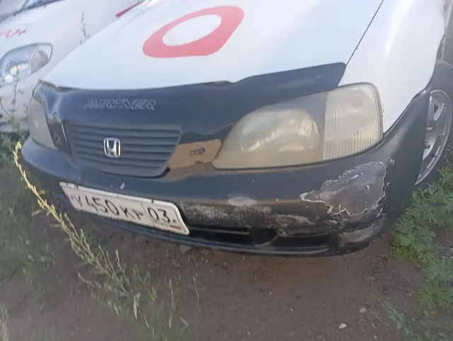 Транспортное средство Honda Partner, 2003 года выпуска, цвет - белый, номер кузова EY7-1359152, государственный регистрационный номер У450КР03. Состояние транспортного средства: на дверях с обеих сторон рекламная наклейка такси Максим, на бампере небольшая вмятина.