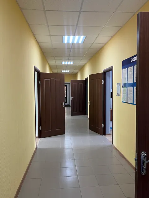 Нежилое здание с земельным участком, Пермский край, г. Чайковский, ул. Советская, д. 21/1
