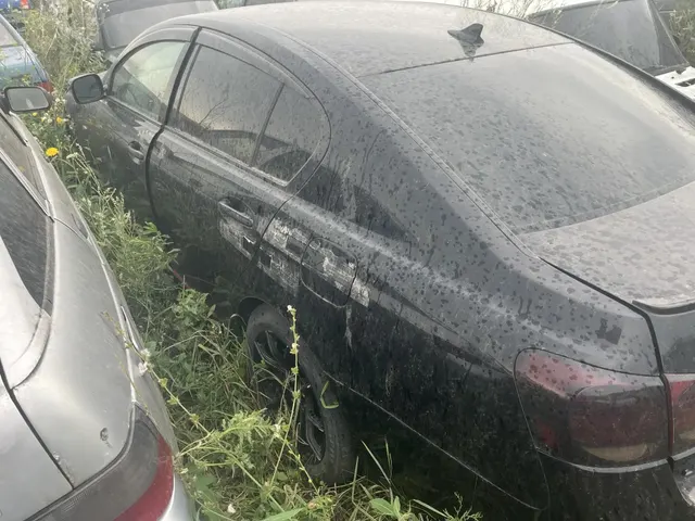 Автомобиль LEXUS GS 350, 2005 года выпуска, номер кузова GRS191-0004479 и коробка переключения передач (заводской номер H5Y23 1139) с ключами и документами