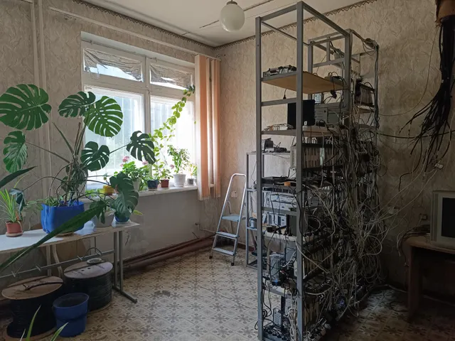 Встроенное нежилое помещение, площадью 32,5  кв.м., расположенное по адресу: 294540, Российская Федерация, Луганская Народная Республика, городской округ город Красный Луч, город Петровское, улица Ленина, дом 14А,  кадастровый номер: 95:24:0401017:177
