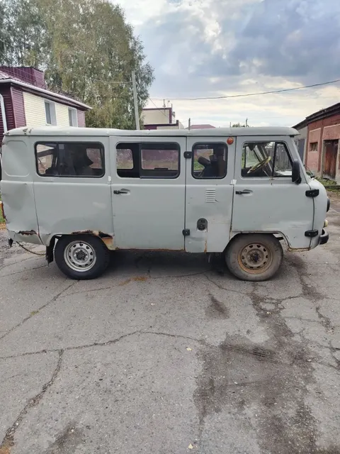 УАЗ-220695