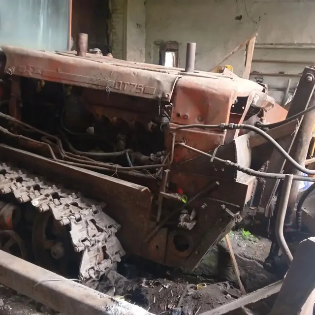 Гусеничный трактор ДТ - 75 (годные остатки)