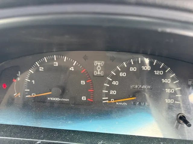 Автотранспортное средство Toyota Hilux Surf, 1990 года выпуска,  номер кузова (прицепа) KZN1850011449.