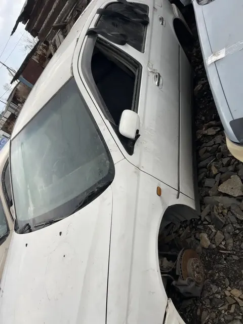 Автомобиль марки Toyota Vista Ardeo, К687СТ27 г/н, 2000 г.в, № кузова ZZV500031897, цвет белый