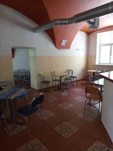 нежилое помещение общей площадью 93,6 кв.м, расположенное в нежилом здании общей площадью 5 125,1 кв.м по адресу: г. Санкт-Петербург, Галерная улица, дом 58-60, литера А, кадастровый номер 78:32:0001088:1353, РНФИ П12780003250, являющемся объектом культурного наследия федерального значения «Дворец с двумя флигелями»