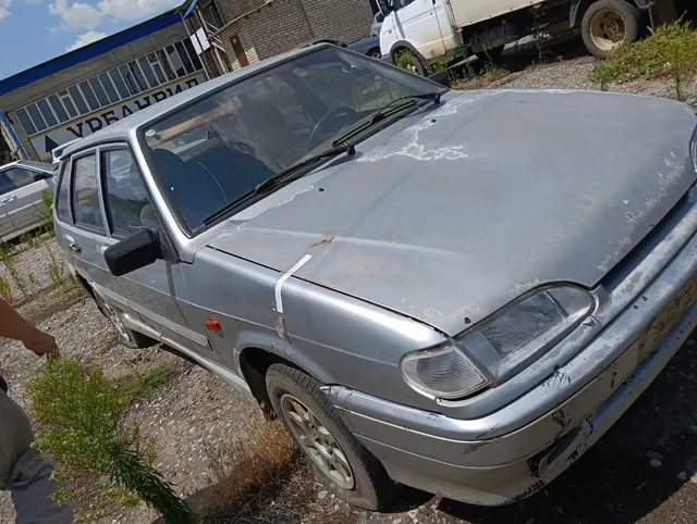 легковой автомобиль марки ВАЗ 2114 гос.номер У944СУ 08, 2008 г.в. (ключи в наличии, документы отсутствуют). VIN XTA21144084687272 Цвет: серебристый Характеристики и дефекты: Имеются сколы краски и потертости, коррозия по всей поверхности кузова