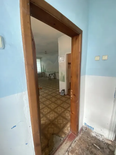 Нежилое помещение (литер Б), площадью 47,3 кв. м; кадастровый номер 26:16:040608:3084, расположенное по адресу: Ставропольский край,                                г. Невинномысск, ул. Менделеева, д. 18