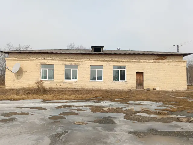 Нежилое здание с кадастровым номером 27:03:0010410:67, площадью 211,4 кв.м. вместе с земельным участком с кадастровым номером: 27:03:0010412:220, площадью 3631,0 кв.м.