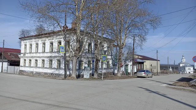 Здание военного комиссариата, объект культурного наследия регионального значения "Особняк", входящий в состав ансамбля "Усадьба лесопромышленника Г.П. Гусева", кадастровый номер 59:39:0010147:40