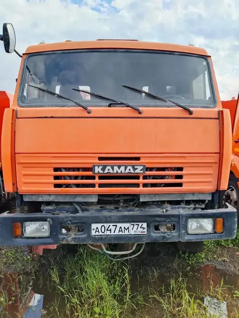 Автомобиль КАМАЗ КО-560, 2013 года выпуска, VIN XVL693200D0000519 (Автомобиль с ключами и СТС. Автомобили разукомплектованы, голая рама и кабина.  Частично отсутствуют колеса)