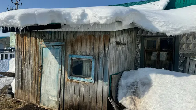 Жилой дом блокированной застройки с кадастровым номером 02:51:080353:335, площадью 58,6 кв.м., с земельным участком с кадастровым номером 02:51:080353:332, площадью 300 кв.м, категории земель: земли населенных пунктов, разрешенное использование – сблокированные жилые дома на одну семью 