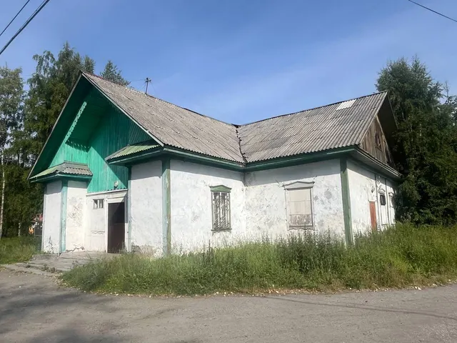 Нежилое здание с земельным участком. Республика Карелия, Беломорский муниципальный район, Беломорское городское поселение, город Беломорск, улица Водников, дом 29