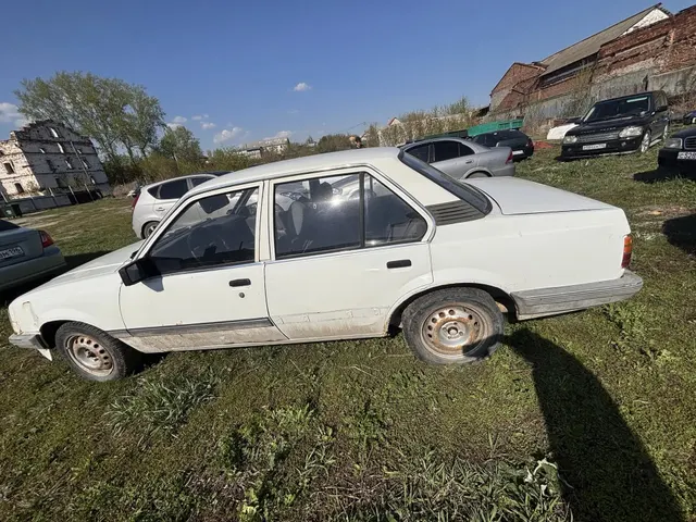 Автомобиль "Опель Аскона", 1986 г. в.,  г/н Х293 ЕА 196, VIN WOL000086G1215534