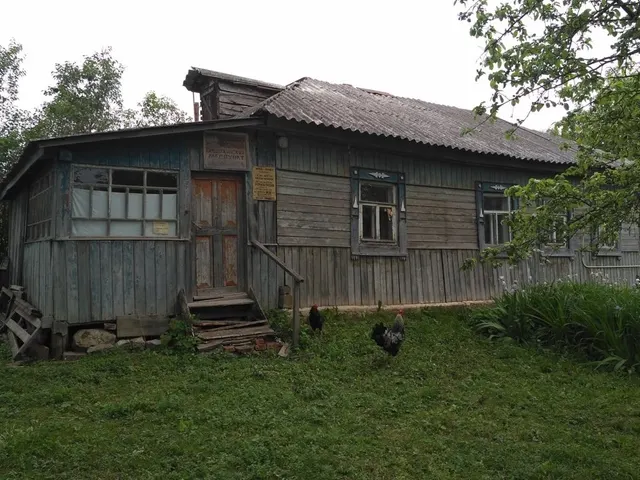 Имущественный комплекс, состоящий из нежилого здания (кадастровый номер 71:21:050310:293) и земельного участка (кадастровый номер 71:21:050310:294), Тульская обл., Чернский р-н, сп. Тургеневское, д. Бредихино 1-е, ул. Новая, д. 1