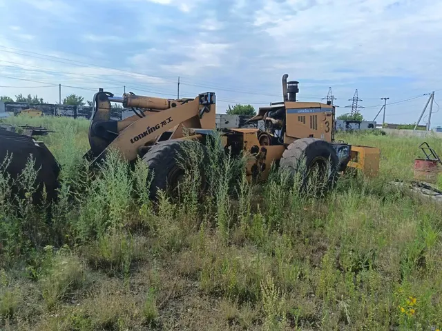 Фронтальный погрузчик LONKING LG855BT, 2012 г.в., г/н: 6424АО54, VIN: S12031048. В не рабочем состоянии (арест, повтор)