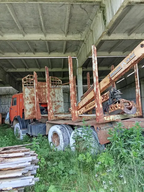Грузовой сортиментовоз,  грузовой лесовоз (прицеп), адрес:  Костромская область, Чухломский район, п. Анфимово