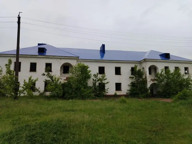 Нежилое  здание,  находящееся в казне городского округа город Кумертау Республики Башкортостан, расположенное по адресу: Республика Башкортостан,  город Кумертау, с. Маячный, ул. Гафури, д. 28, корпус 5  с кадастровым номером  02:60:020107:232