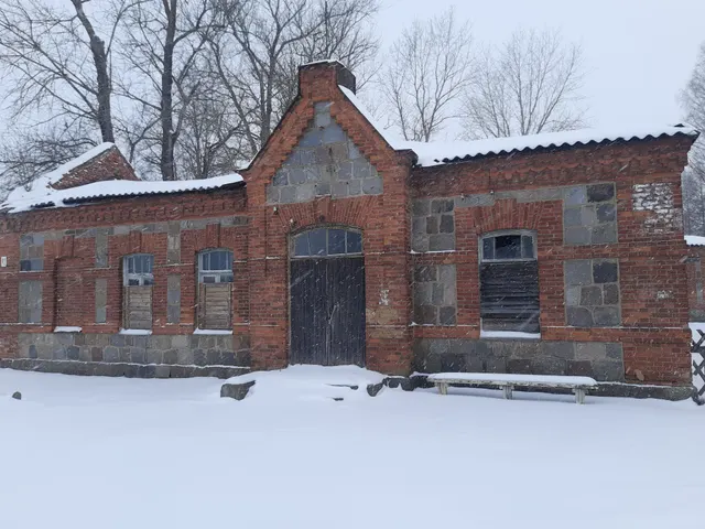 Нежилое здание (бывшая лаборатория больницы)