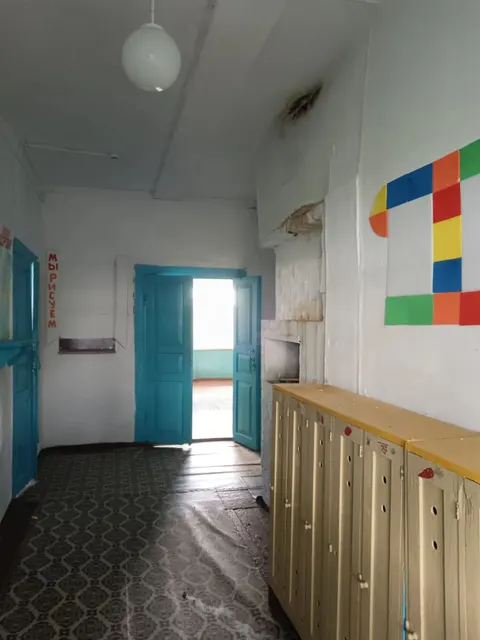 Здание детского сада, назначение: нежилое, площадью 197,6 кв.м., кадастровый номер 45:07:033301:381 и земельный участок с кадастровым номером 45:07:0333301:133, площадью 735 кв.м.