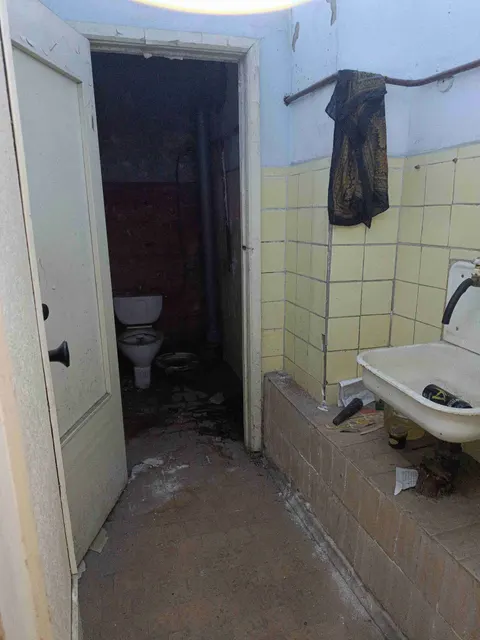 Нежилое помещение общей площадью 141,3 кв.м, цоколь: ком. №№ 2-9, 11-21, кадастровый номер 63:01:0821002:1031, расположенное в здании, отнесенном к объектам культурного наследия регионального значения «Дом, в котором в 1916 г. жил В.В. Куйбышев» по адресу: Самарская область, г. Самара, Самарский район, ул. Садовая, д. 74-76/                              ул. Некрасовская, д. 88.