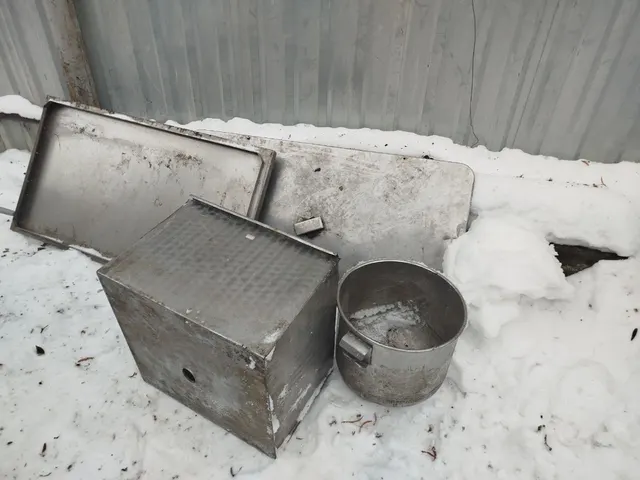 Высвобождаемое движимое военное имущество (лом продовольственной службы)