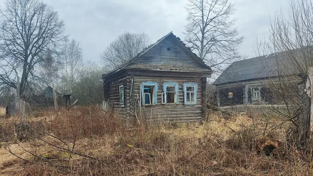 Жилой дом, признанный непригодным для проживания, с кадастровым номером 69:10:172201:190 и земельный участок с кадастровым номером 69:10:0172201:188 по адресу:Тверская область, муниципальный округ Калининский, деревня Нестерово, дом 50