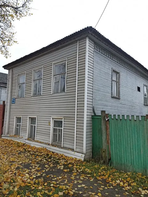 Административно-бытовое здание, площадь 479,3 кв.м; земельный участок, площадь 600 кв.м, расположенное по адресу:  Новгородская область, м.о. Боровичский, г. Боровичи, ул. Советская д. 55