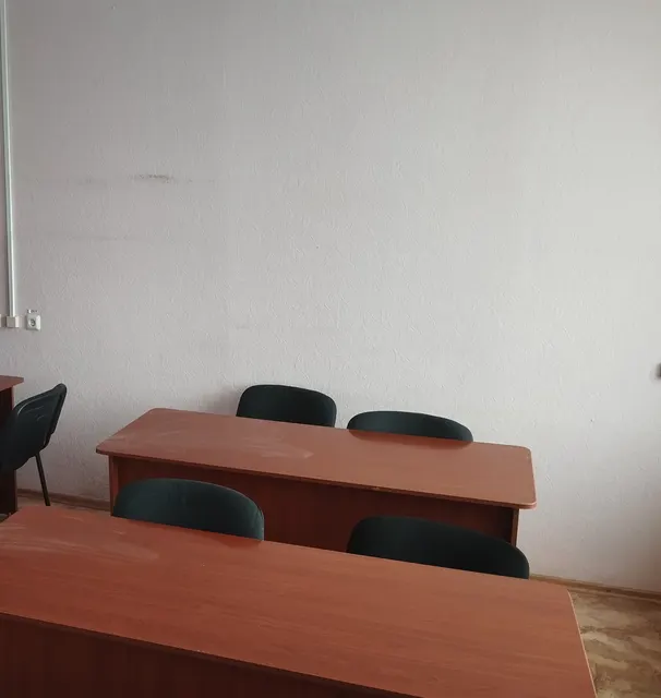 Помещение № 4 на 2 этаже площадью 13,6 кв.м. по адресу: 442246, Пензенская область, г. Каменка, ул. Свердлова, д. 18