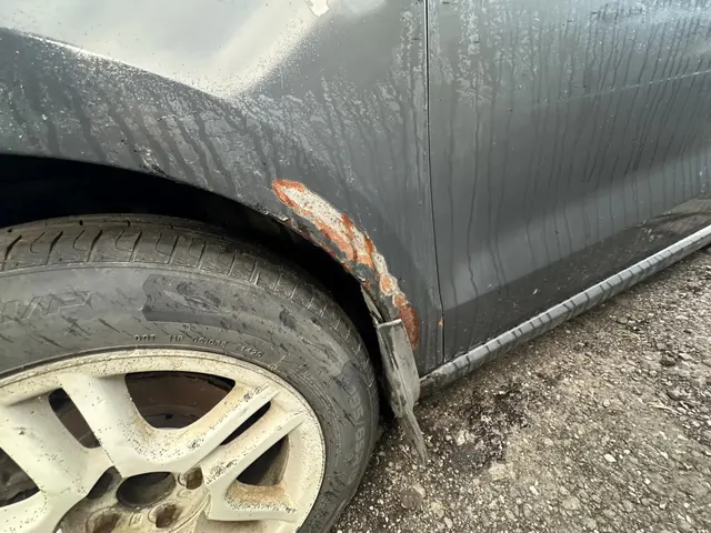 ТС VOLKSWAGEN POLO, 2015 г., г/н О801ОУ43. Имеется обременение: Залог в ПАО БАНК УРАЛСИБ согласно сервису ФНП. По ст. 353 ГК РФ в случае перехода прав на заложенное имущество от залогодателя к другому лицу в результате возмездного отчуждения этого имущества залог сохраняется. Покупатель приобретает права и несет обязанности залогодателя, за исключением прав и обязанностей, которые в силу закона или существа отношений между сторонами связаны с первоначальным залогодателем (Ув.№600 К)
