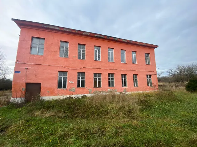 Продажа нежилых зданий общей площадью 990,9 кв.м с земельным участком 25 730 кв.м. в г.о. Ступино