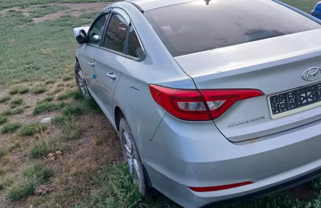 Легковой автомобиль «Hyundai Sonata», идентификационный номер (VIN): KMHE341DBF097375, год выпуска 2015, объём двигателя 1999 см3, мощность двигателя 151 л.с./111 кВт, газовый, вес 1790,00 кг.
