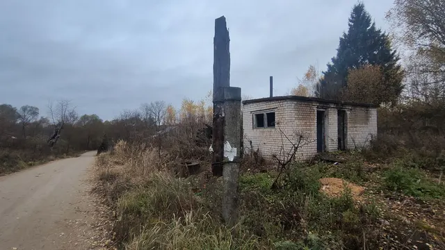 Административное здание с кадастровым номером 69:10:0270801:359 и земельный участок с кадастровым номером 69:10:0270801:586 по адресу: Тверская область, район Калининский, с/п Щербининское, деревня Старый Погост, дом 48