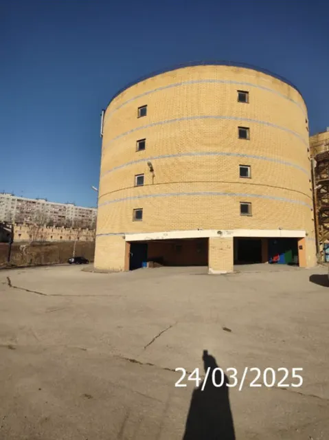 Нежилое помещение (Этаж № 5) общей площадью 22 кв.м, кадастровый номер 52:18:0060217:6165, расположенное по адресу: Российская Федерация, Нижегородская область, г. Нижний Новгород, ул. К.Касьянова, 4б, гаражный кооператив «Надежда», гаражный бокс №221