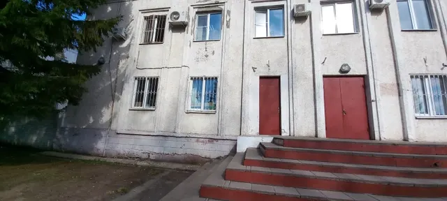 нежилое помещение площадью 105,5  кв.м. с кадастровым номером 68:21:0101001:2280 (РНФИ П13680001925), расположенного по адресу: Тамбовская область, р-н Токаревский, рп. Токаревка, ул. Маяковского, д. 3, пом. 1