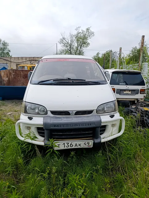 Автомобиль Mitsubishi Delika Space Gear