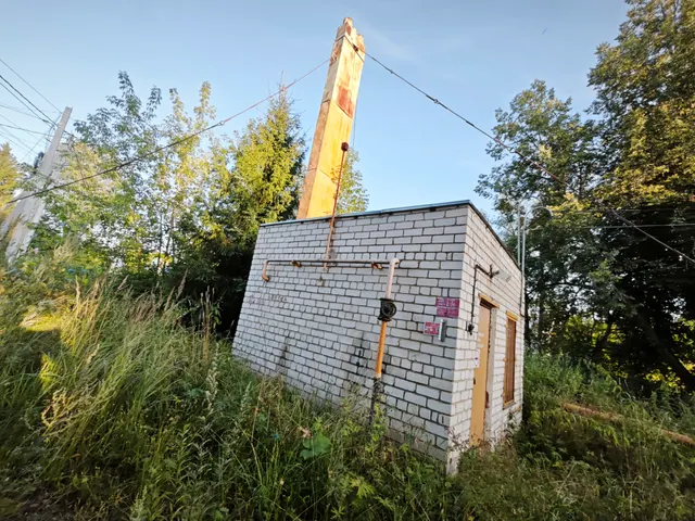 -  нежилое строение (здание школы) с  кад.ном. 44:07:010104:88,  998,9 кв.м., по адресу: Костромская обл., Костромской р-н, п. Апраксино, ул. Коммунаров, д. 28 с зем. уч, необходимым для его эксплуатации:  7190,0 кв.м., кад. ном. 44:07:010104:4 - нежилое строение (здание котельной) с кад. ном. 44:07:010104:238, 8,8 кв.м., по адресу: Костромская обл., Костромской р-н, п. Апраксино, ул. Коммунаров, здание 28б с зем. уч., необходимым для его эксплуатации: 200,0 кв.м., кад. ном. 44:07:010104:5