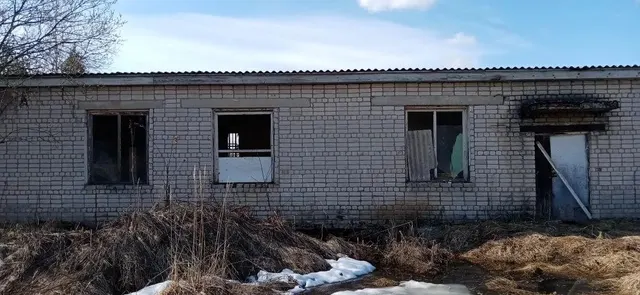 нежилое здание с земельным участком по адресу: Ярославская область, Первомайский муниципальный округ, д.Костромка, ул.Садовая, д. 9