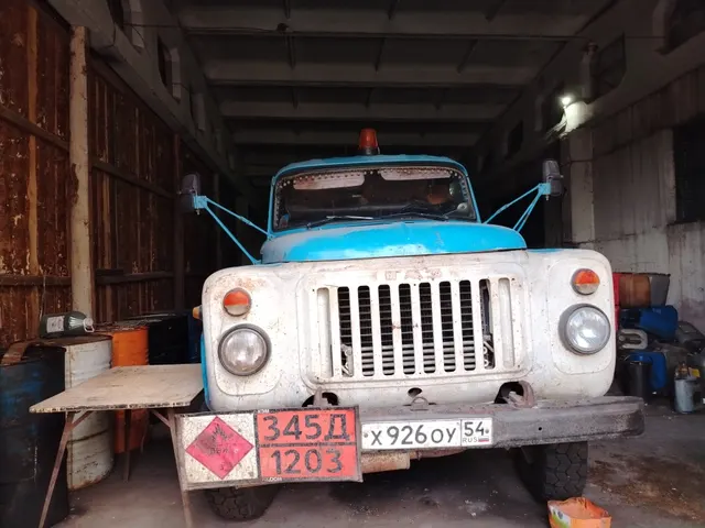 Грузовой автомобиль  ГАЗ 5312, 1988 г.в., г/н Х926УО54, VIN: XTH531200J1207208, голубого цвета. Ключей от ТС нет, при визуальном осмотре не на ходу (залог)