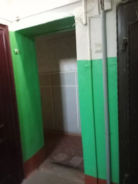 часть нежилого помещения, общей площадью 16,2 кв.м, 1 этаж, в т.ч. площадь мест общего пользования 10,1 кв.м, расположенное по адресу: Тамбовская область, г. Уварово, 1 мкр., д.4, №1;