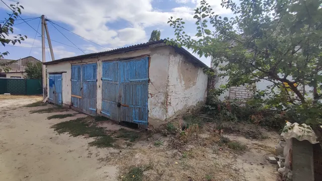 Комплекс им-ва, расположенного: Белгородская область, р-н Чернянский, п. Чернянка, ул. 20 Годовщина Октября, 26 (д. 26): 1. Зем. уч. Пл. 753 +/- 10 кв. м. КН 31:08:1703010:323; 2. Гараж Пл. 64.8 кв.м. КН 31:08:1701001:1944; 3. Зд. гаража Пл. 20.4 кв.м. КН 31:08:1701001:1893; 4. Зд. мастерской Пл. 20.1 кв.м. КН 31:08:1703007:228; 5. Зд. сортировки Пл. 91.6 кв.м. 31:08:1701001:1782