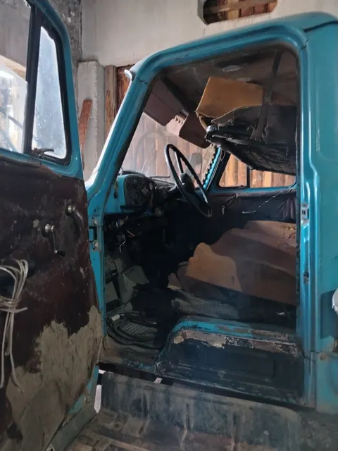 Грузовой автомобиль  ГАЗ 5312, 1988 г.в., г/н Х926УО54, VIN: XTH531200J1207208, голубого цвета. Ключей от ТС нет, при визуальном осмотре не на ходу (залог)