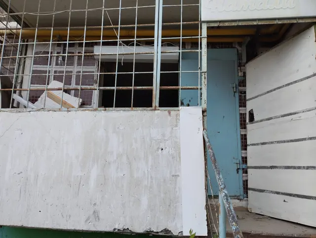 Функциональное помещение общей площадью 18,2 кв. м., расположенное по адресу: г. Амурск, пр. Комсомольский, д. 83,