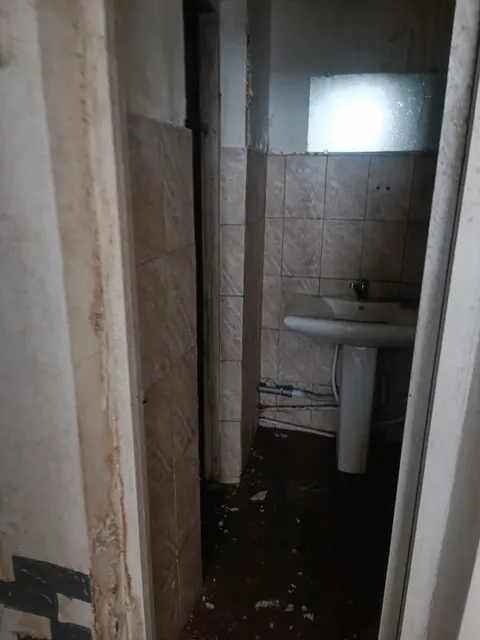 Нежилые помещения в здании (лит. А), площадью 113,9 кв. м, 1 этаж, кадастровый номер 25:28:000000:61894, расположенные по адресу: Приморский край, г. Владивосток, ул. Сабанеева, д. 15а
