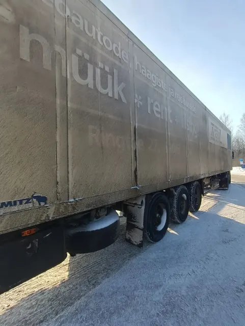 Лот № 4 (вторичные). Грузовой автомобиль Тягач Volvo FH 12, 1995 года выпуска, государственный номер O424BA60, идентификационный номер (VIN) YV2A4B1A3TA244595. Местонахождение: Псковская обл., г. Псков, пр-кт Рижский, д. 22. Основание для реализации на торгах - постановление судебного пристава-исполнителя о передаче на реализацию на торгах. Должник (собственник) – ООО «Снага-транс»