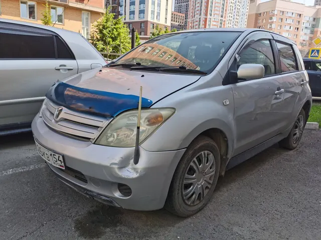 Легковой автомобиль TOYOTA IST, 2002 г.в., г/н: Е026КВ153, VIN: отсутствует, кузов № NCP60-0047855, серого цвета (залог)