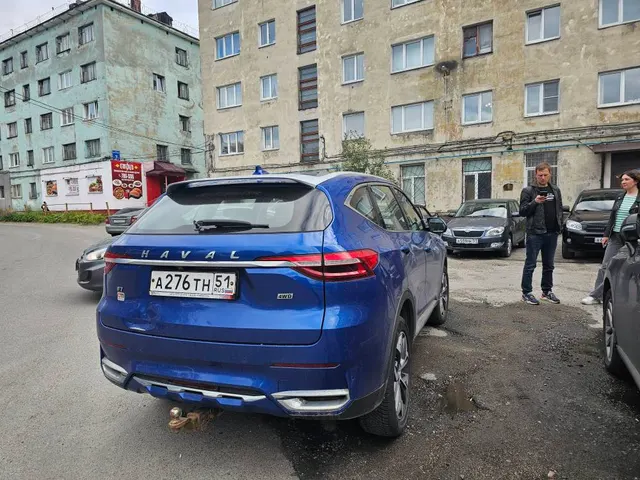 А/с Haval F7, г.в. 2021, vin XZGFF06A4MA314289, цвет синий, повреждение переднего бампера и задней двери багажника, по всей поверхности царапины, сколы, ржавчина, салон кожа. Работоспособность не проверялась. Расположенный по адресу: г. Мурманск, ул. Полины Осипенко, д. 37А. Должник ООО «ТК Стройблок».
